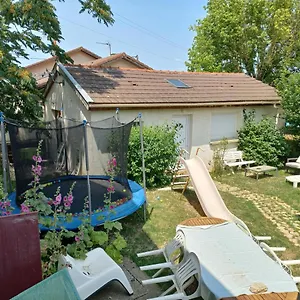 jacques-et-paola-chanis.hotels-rhonealpes.com/